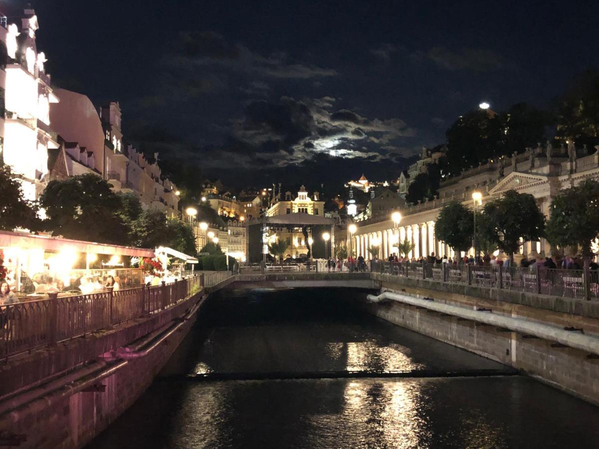 Appartamento Bella Vista Collonade Karlovy Vary Esterno foto